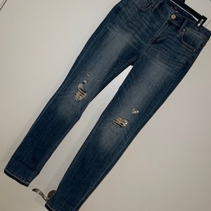 NWT The mid rise slim jean size 6 White House black-market